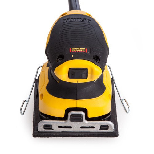 Lixadeira orbital 230 watts 112 x 112 mm com coletor de p� - DWE6411  110V