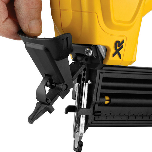 Pinador 18GA a bateria 20V Brushless Sem bateria - DCN680B