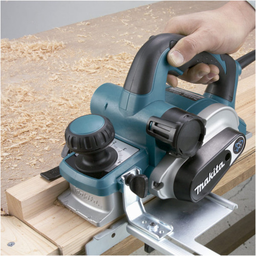 Plaina el�trica 1050W corte passada at� 4 mm partida suave - KP0810C  110V