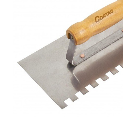 Desempenadeira em a�o dentada com cabo de madeira 10x10mm - 60904