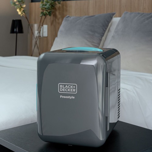 Mini geladeira port�til 4L el�trica bivolt e 12 volts com fun��o aquecer - MR60 Freestyle  110V/220V