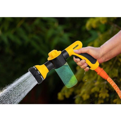 Esguicho pl�stico para jardim com copo para sab�o 8 fun��es