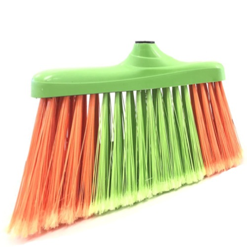 Vassoura dom�stica com cabo 1,20M - 0.4501