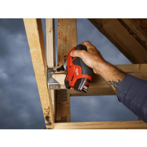 Pregador compacto a bateria 12V com 1 bateria 2.0Ah - 2458 110V/220V Pregador compacto a bateria 12V com 1 bateria 2.0Ah - 2458 110V/220V